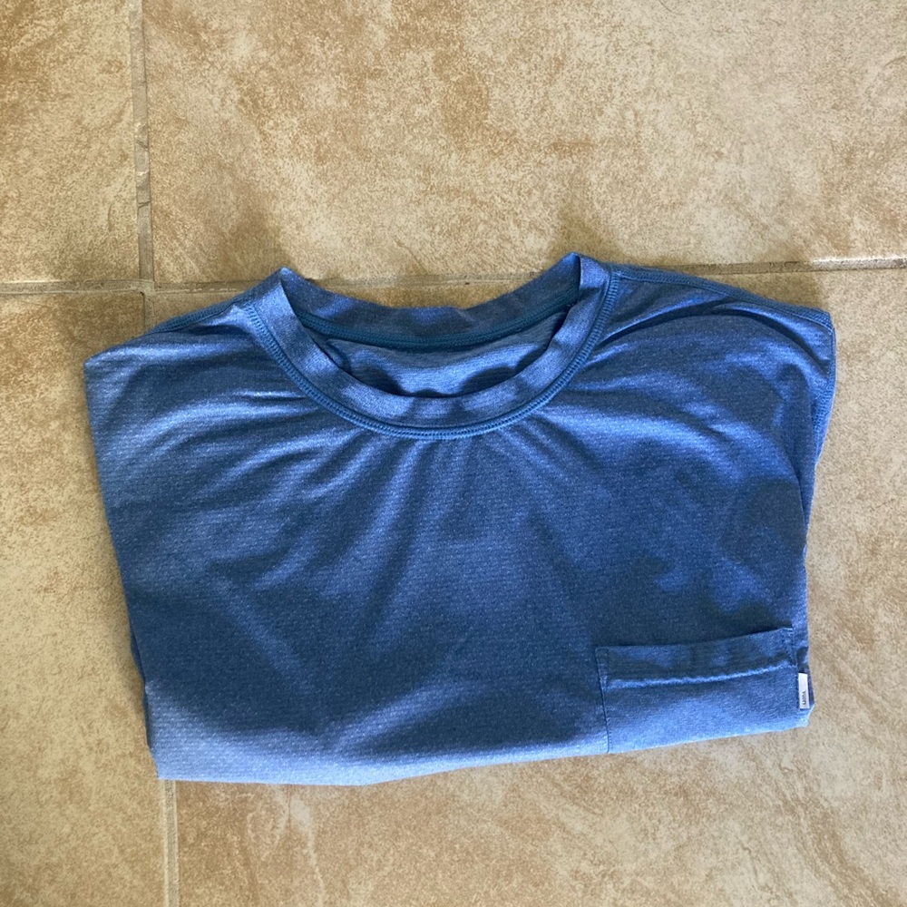Blue vuori shirt - size L